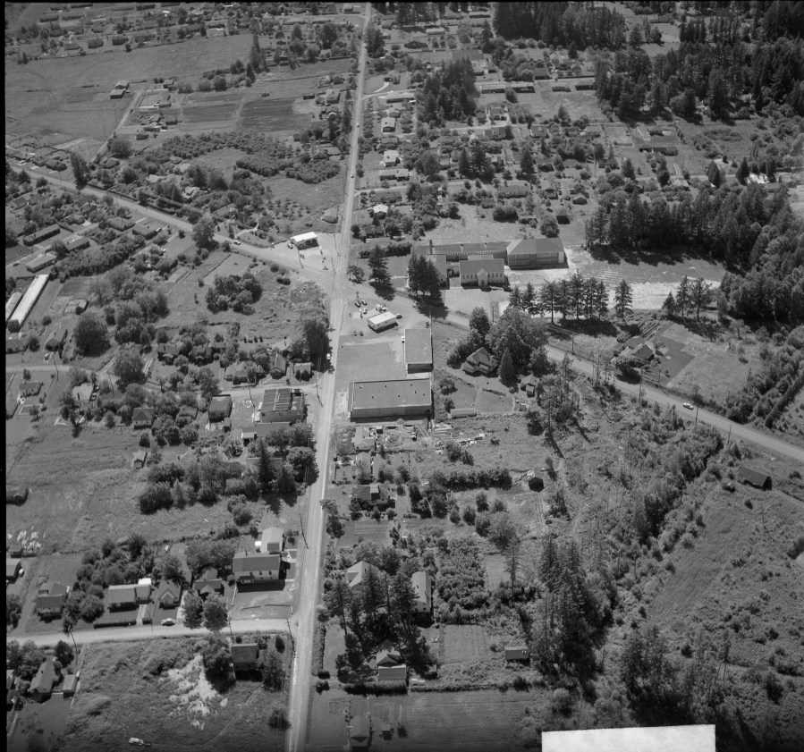 1957 - Aerial photo of Lamb's Thriftway - Newly constructed prior to opening - Arndt Neg 07