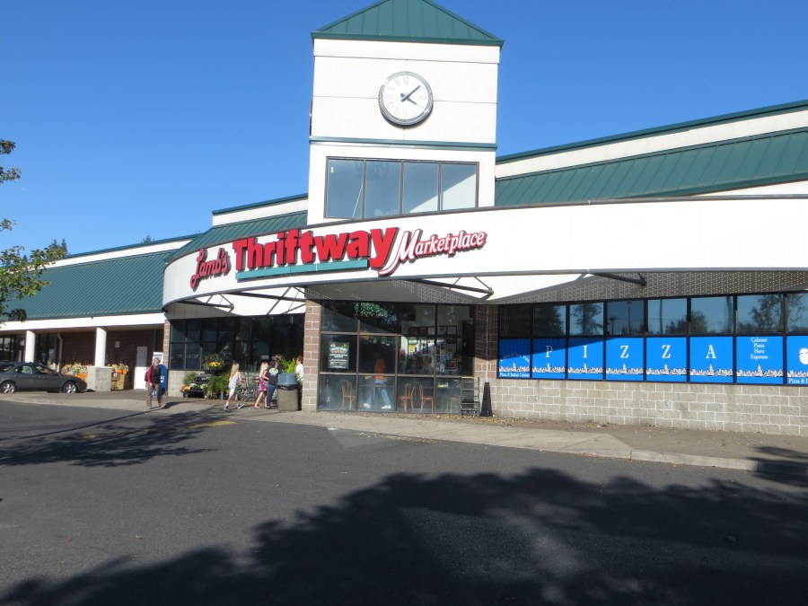 2012 Lamb's Garden Home Thriftway plaza, entry from the South