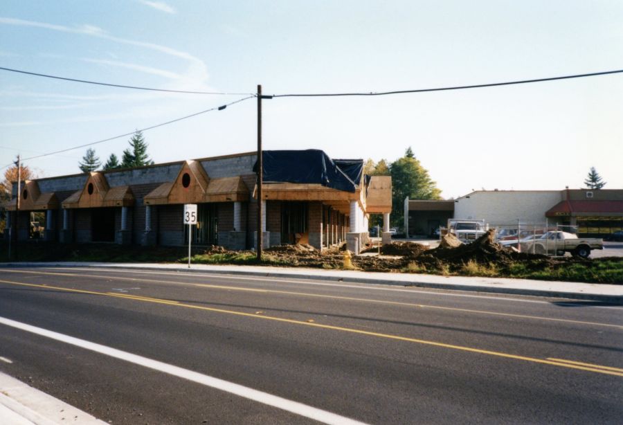 Lambs Thriftway 1995 - new strip mall construction, from across SW Oleson Rd
