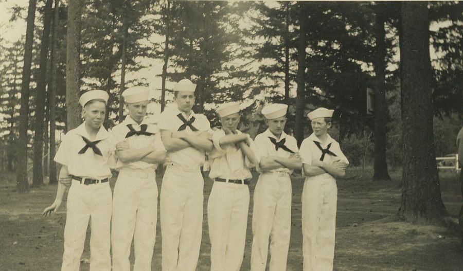 1939 Garden Home School, OperettaIsle of Chance, sailors Ted Newton, Bill Hyde, David Replogle, Donald Mason, Buddy Upchurch, James Lyons