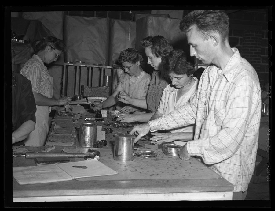 1945-09-10 Community Canning Kitchen - photo by Al Monner