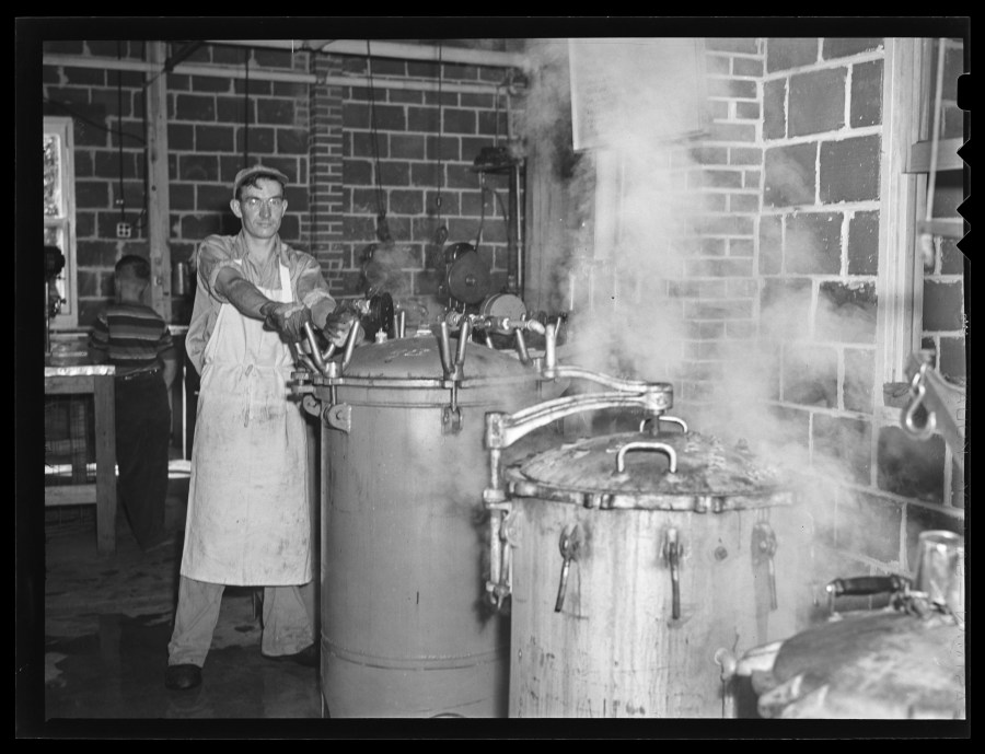 1945-09-10 Pressure cookers at Community Canning Kitchen