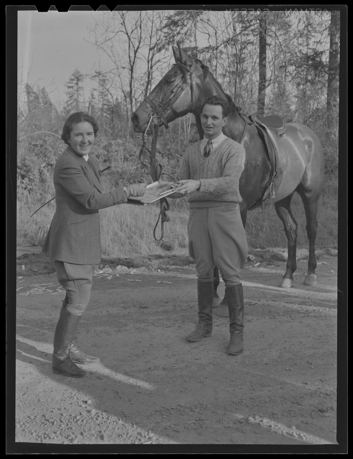 1941-02-22 Hunt Club paper chase ribbon prize