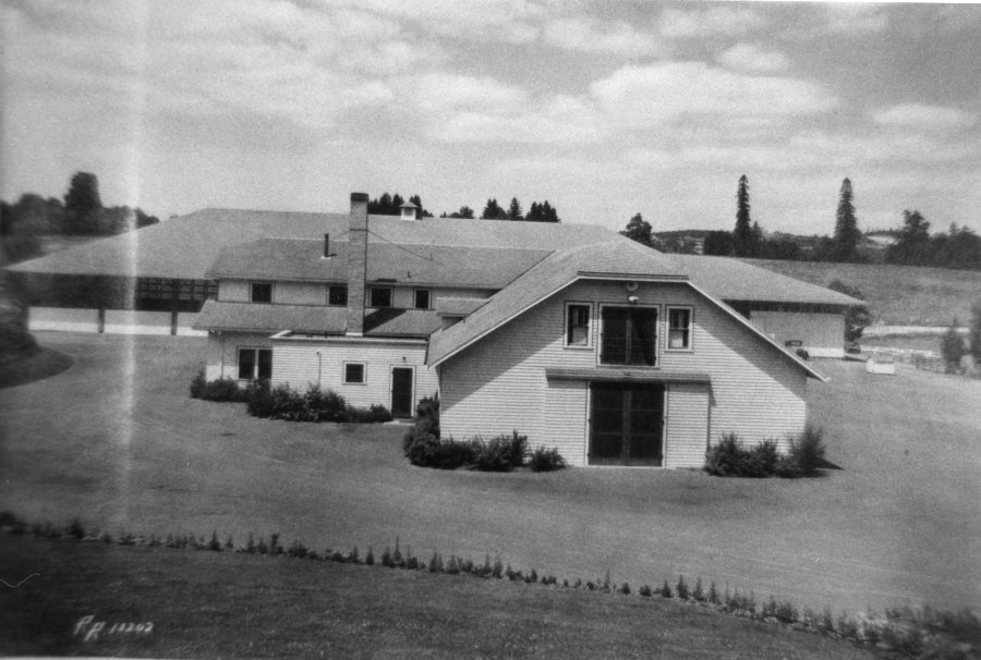 Frank stable building (alternate view)