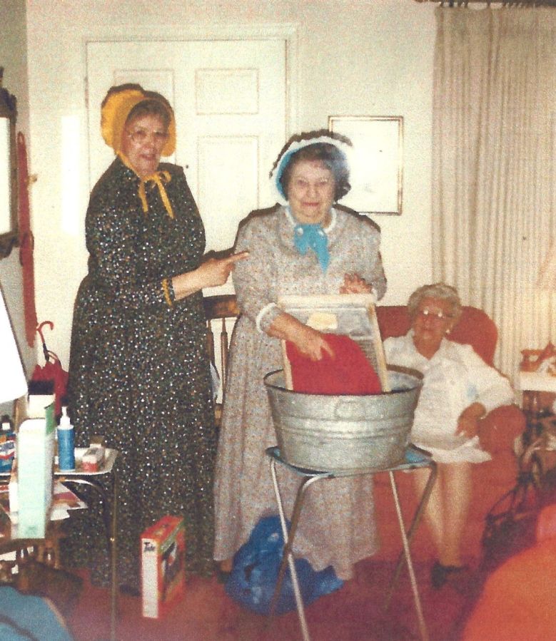 Ernilie Storrs, Virginia Bates - Garden Home Extension Study Group