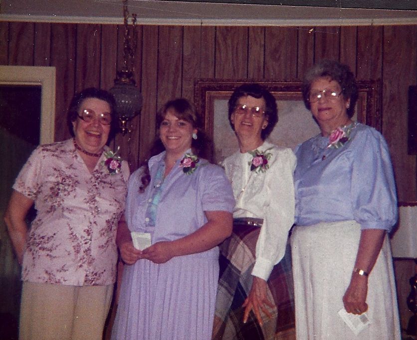 Dorothy MacKay, -----, Dorothy Meisner, Mildred Stevens - Garden Home Extension Study Group