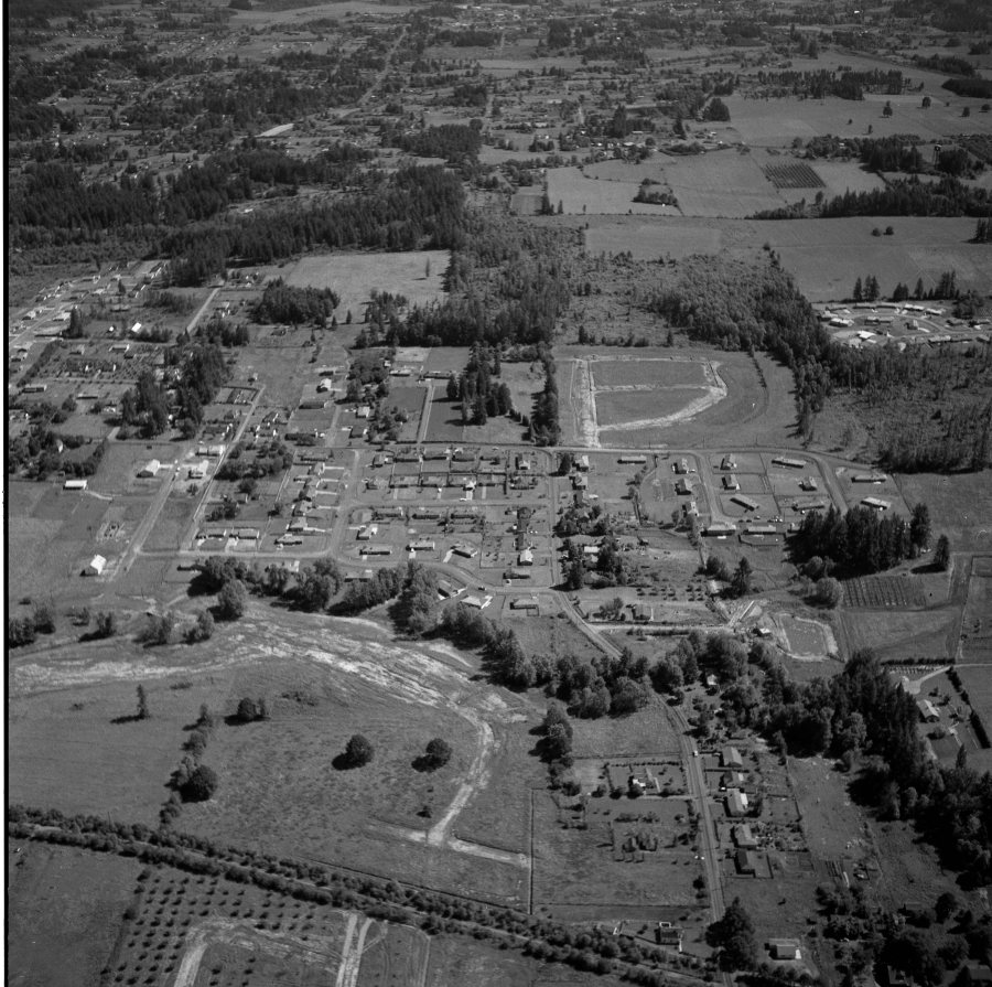 1957 Older section of Vista Brook from N