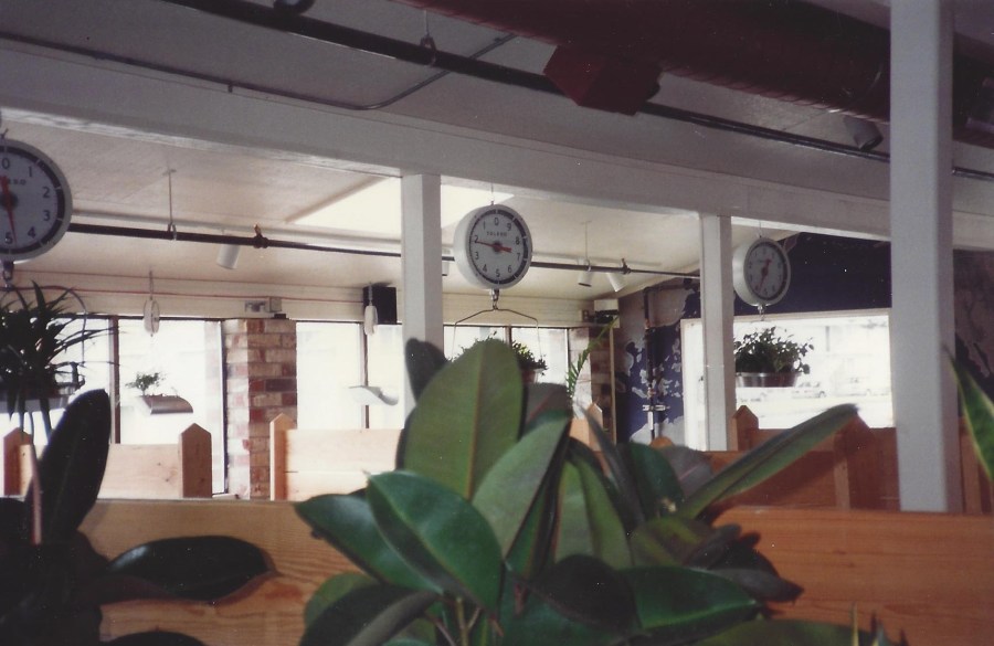 1994 Old Market Pub - note weight scales from Comellas store