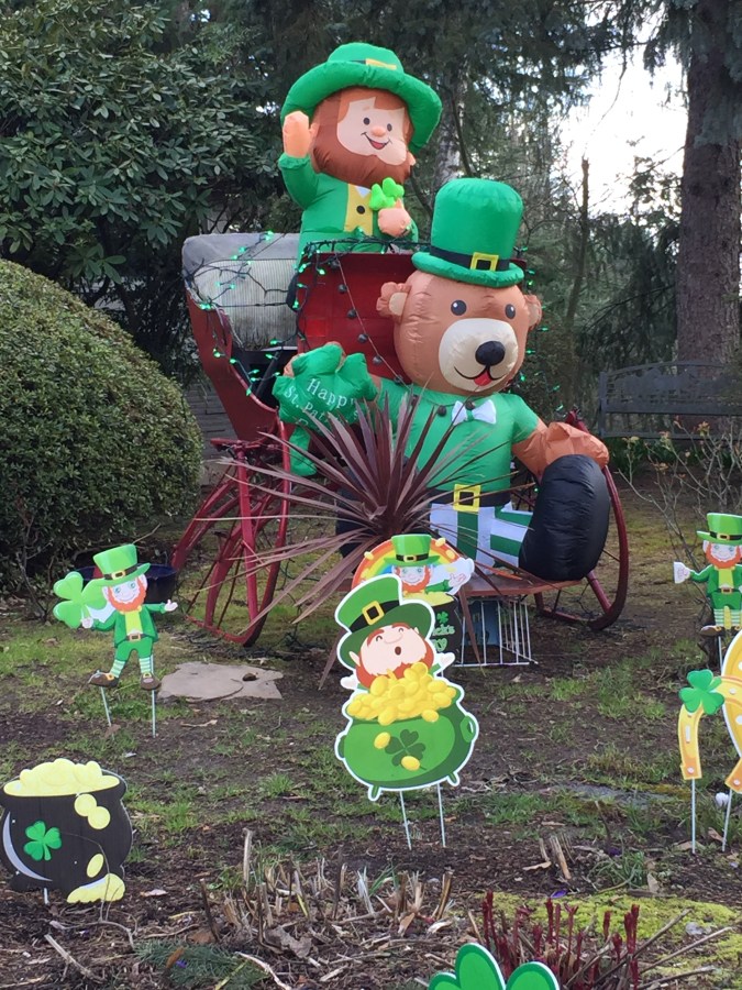 St Patricks yard display on SW 84th Ave