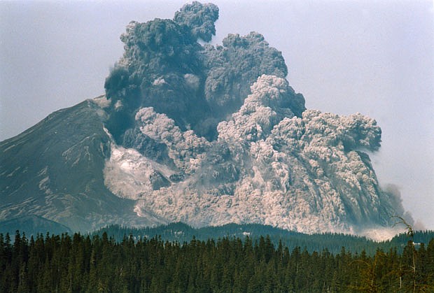 Mt St Helens eruption May 18, 1980
