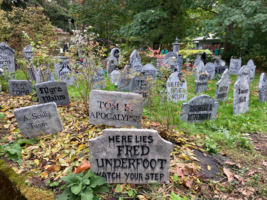 Halloween Garden Home Graveyard on SW 82nd - Here lies Fred Underfoot