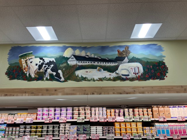 Murals at Trader Joe's 2021 - dairy farms