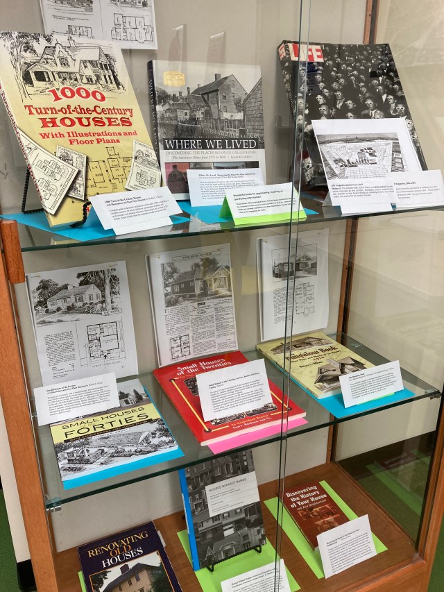 2022-07-07 History display cabinet of Century Home books